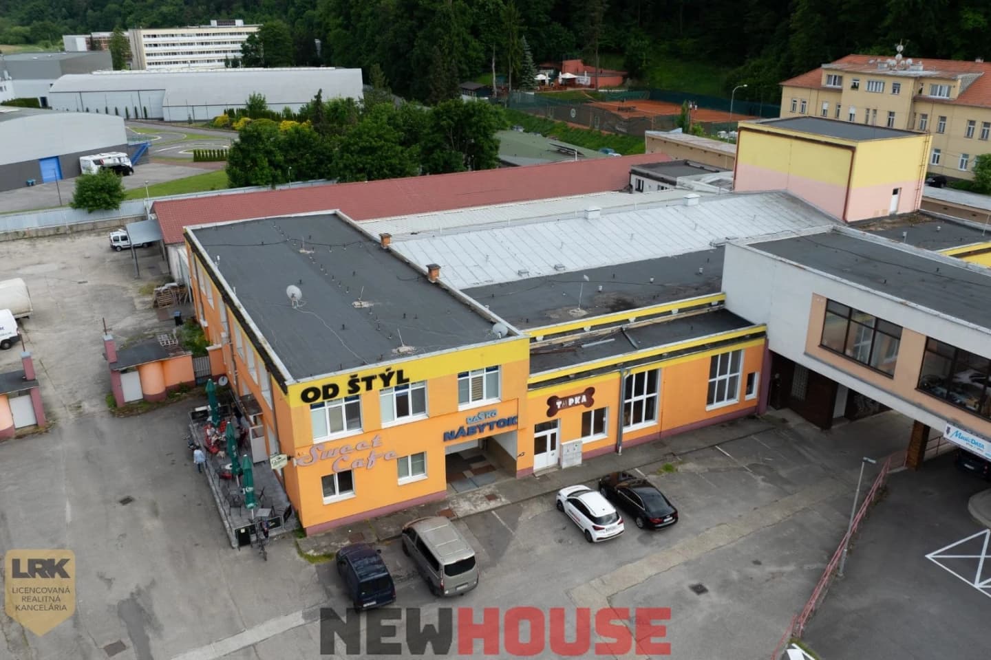 Na predaj polyfunkčná budova v Trenčíne Pod Sokolicami s dostatkom parkovacích miest